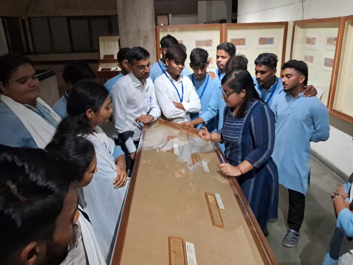 Gujarat Vidyapith students visit LD Museum to explore India’s artistic heritage. [07/08/26]